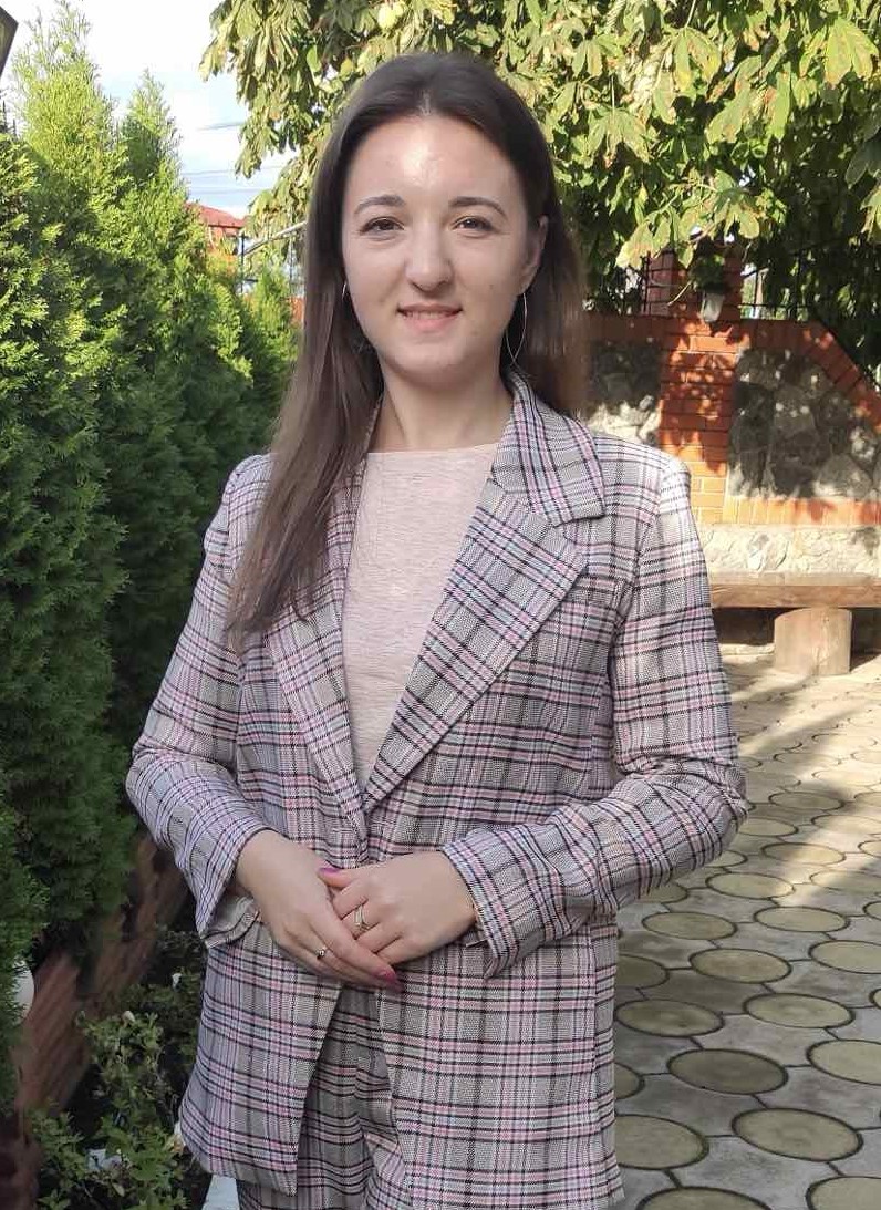 Альона Момотюк